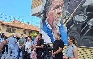 Sa otkrivanja murala Doderoviću: „Čitav grad obojen je osmehom“ Sa otkrivanja murala Doderoviću: „Čitav grad obojen je osmehom“